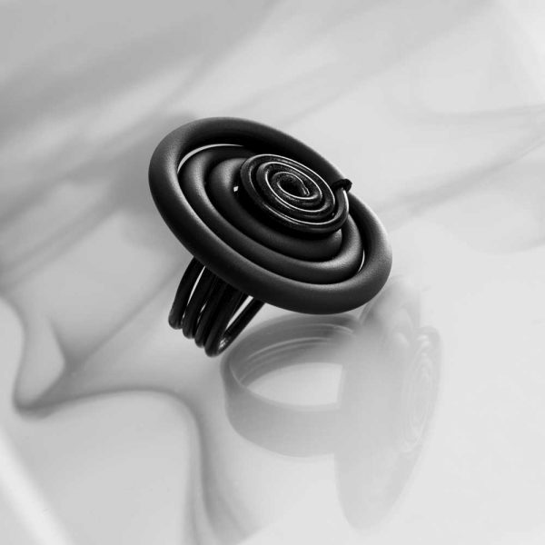 ring schwarze Spirale von Spirit Spiral - Elke Hoffmann